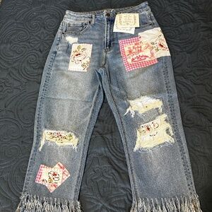Frayed Boho Jeans with Trendy Print